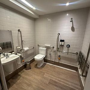 Habitación Superior con Cama King Adaptada para Discapacitados